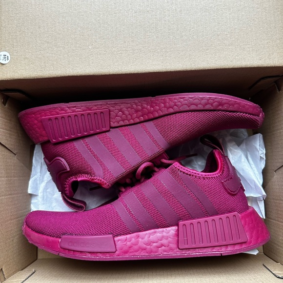 Adidas’s size 7 ½ burgundy - Picture 1 of 4